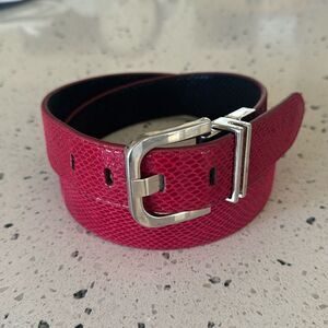 White House Black Market Feel Beautiful Red/Black Snake Print Women’s Belt Sz M